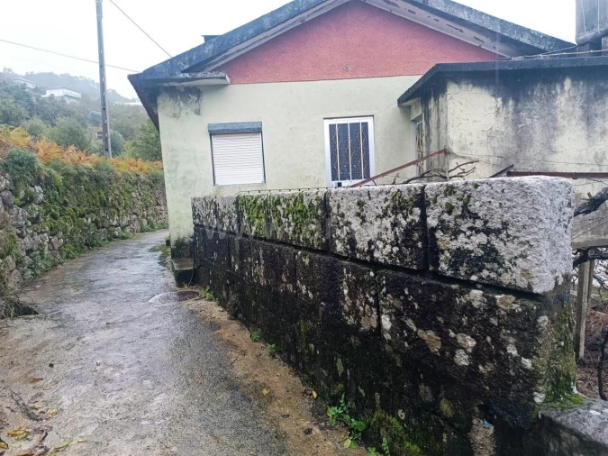 Moradia T0 para Venda em Freigil e Miomães Foto 2