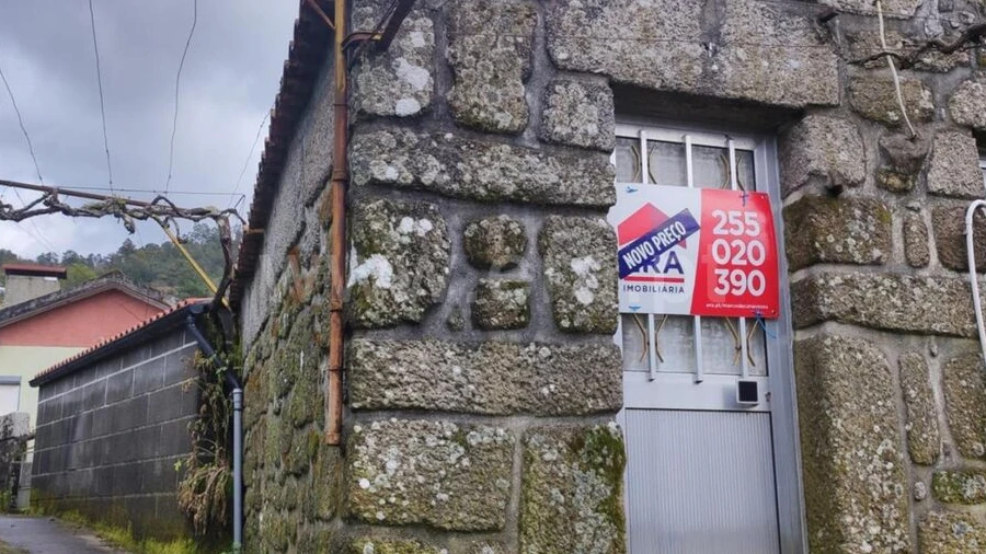 Moradia T0 para Venda em Freigil e Miomães