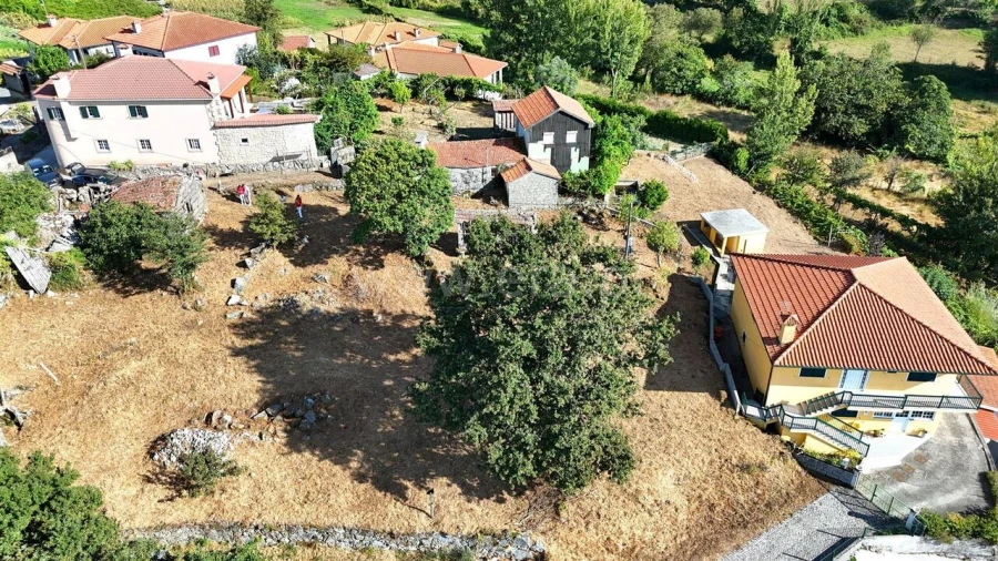 Terreno para Venda em Campelo e Ovil Foto 2