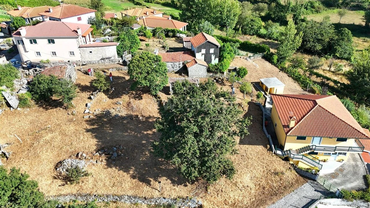 Terreno para Venda em Campelo e Ovil Foto 2