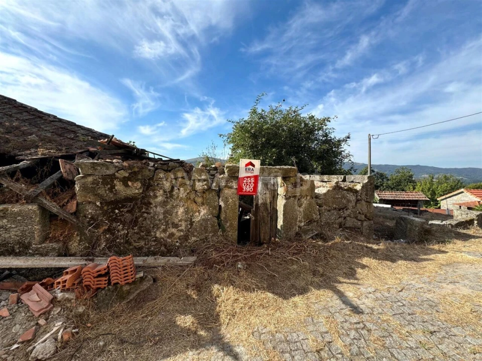 Terreno para Venda em Campelo e Ovil Foto 1