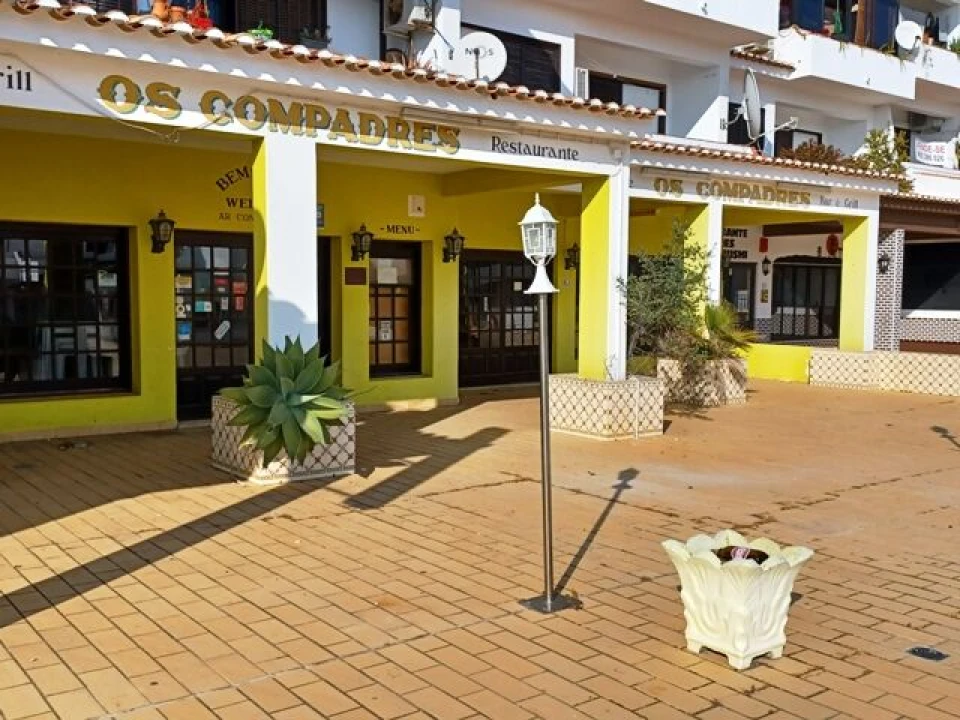 Loja para Venda em Albufeira e Olhos de Água Foto 1