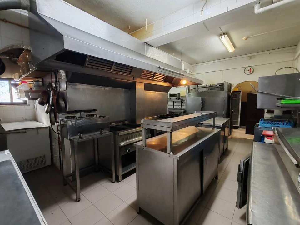 Loja para Venda em Albufeira e Olhos de Água Foto 8