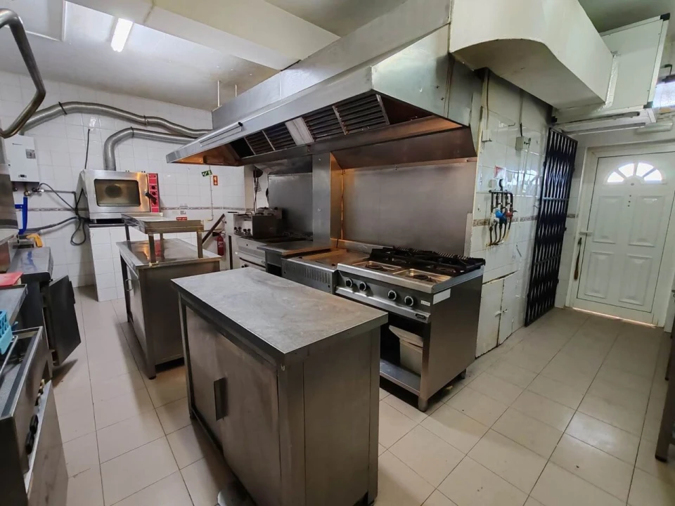 Loja para Venda em Albufeira e Olhos de Água Foto 10