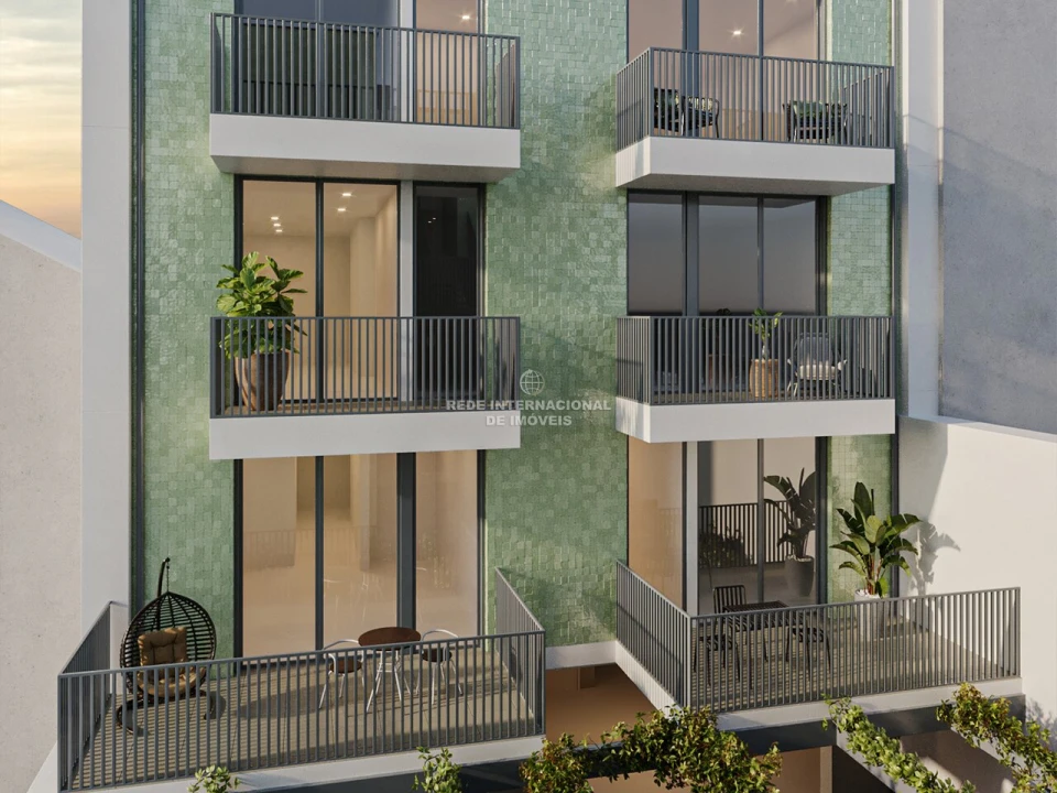 Prédio para Venda em Santa Marinha e São Pedro da Afurada Foto 2