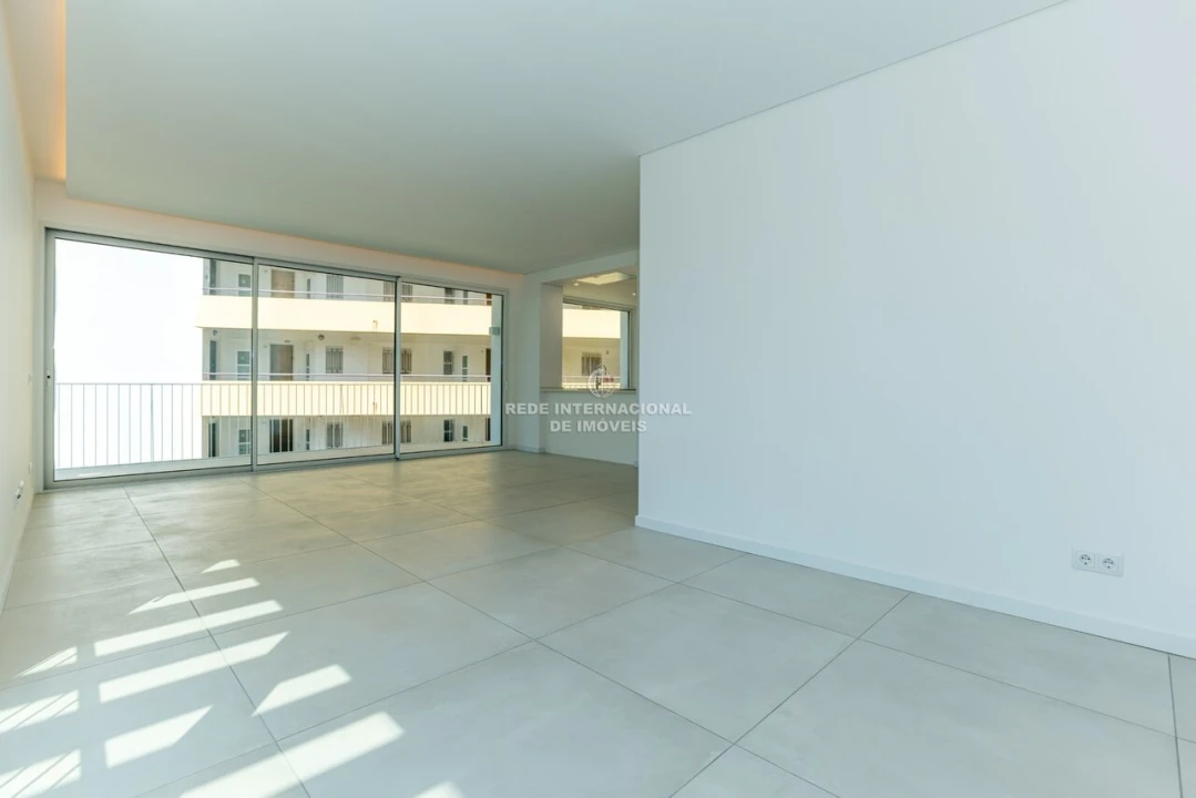 Apartamento T3 para Venda em Quarteira Foto 12