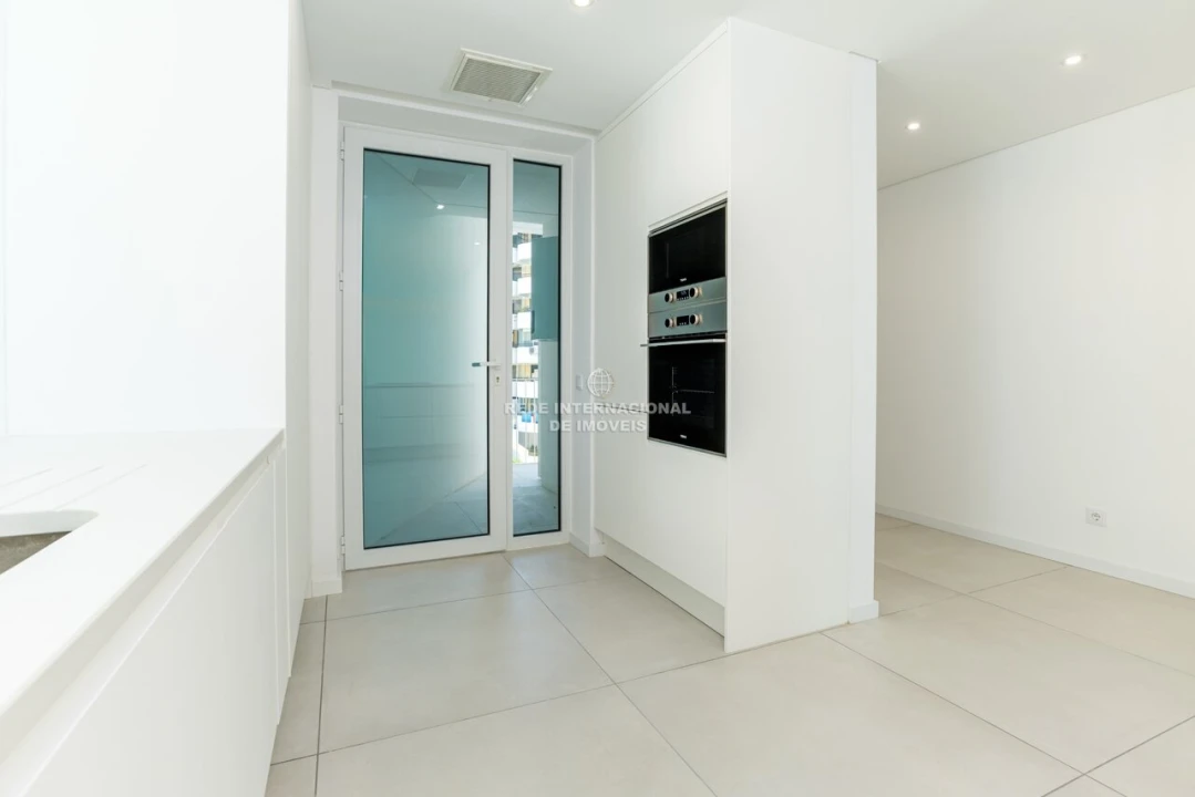 Apartamento T3 para Venda em Quarteira Foto 7