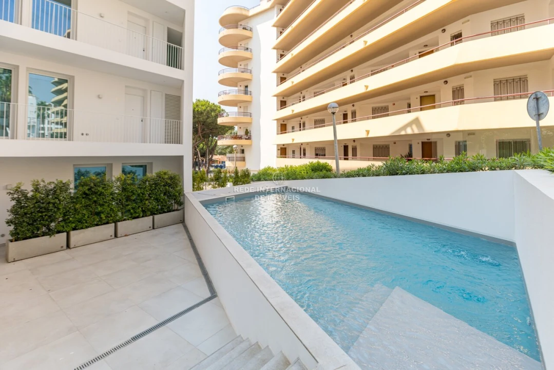 Apartamento T3 para Venda em Quarteira Foto 5