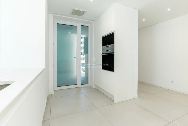 Apartamento T3 para Venda em Quarteira Foto 7