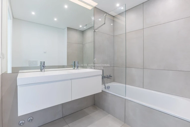 Apartamento T3 para Venda em Quarteira Foto 16