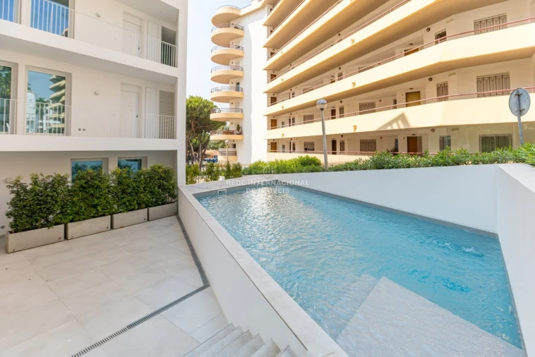 Apartamento T3 para Venda em Quarteira Foto 5