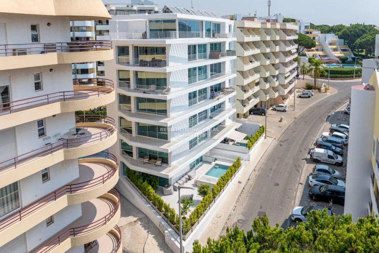 Apartamento T3 para Venda em Quarteira Foto 1