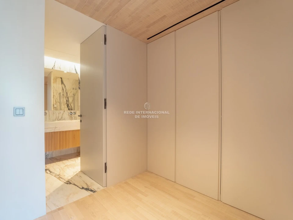 Apartamento T4 para Venda em Aldoar, Foz do Douro e Nevogilde Foto 17
