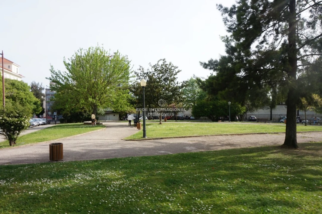 Apartamento T2 para Venda em Campo de Ourique Foto 19