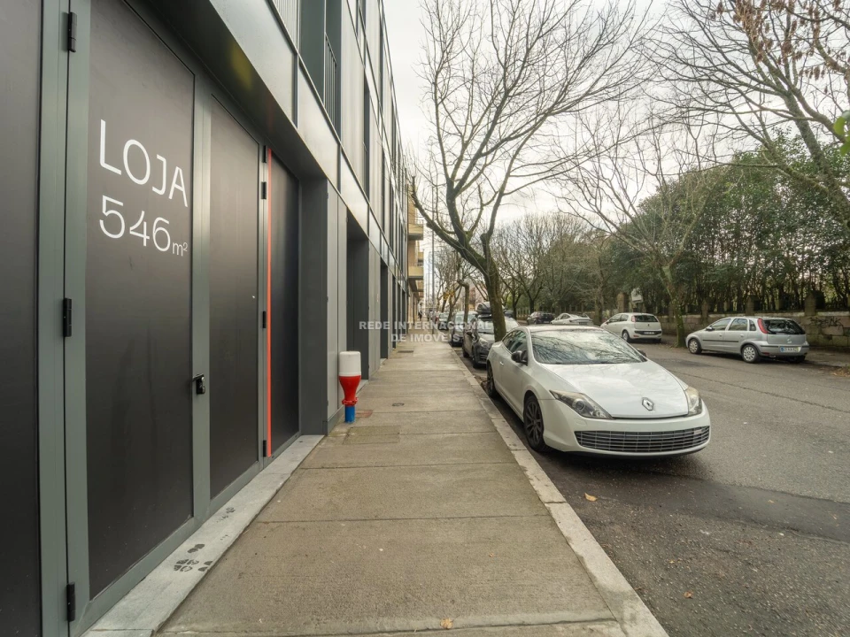 Loja para Venda em São Mamede de Infesta e Senhora da Hora Foto 17