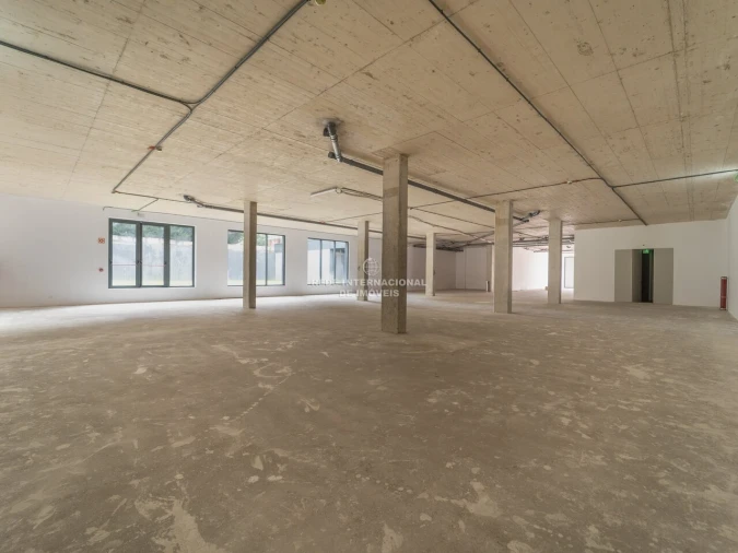 Loja para Venda em São Mamede de Infesta e Senhora da Hora Foto 28