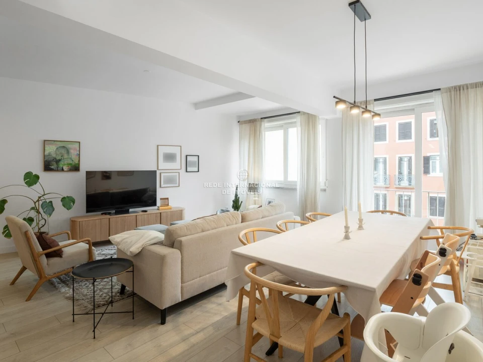 Apartamento T3 para Venda em Campolide Foto 32