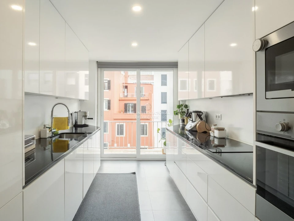 Apartamento T3 para Venda em Campolide Foto 8