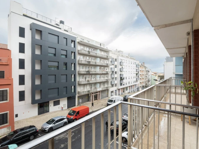 Apartamento T3 para Venda em Campolide Foto 13