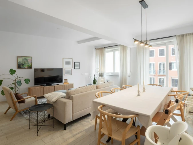 Apartamento T3 para Venda em Campolide Foto 32