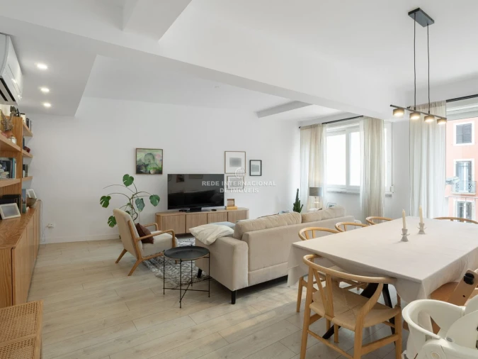 Apartamento T3 para Venda em Campolide Foto 23