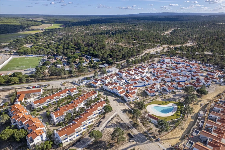 Moradia T4 para Venda em Carvalhal Foto 3