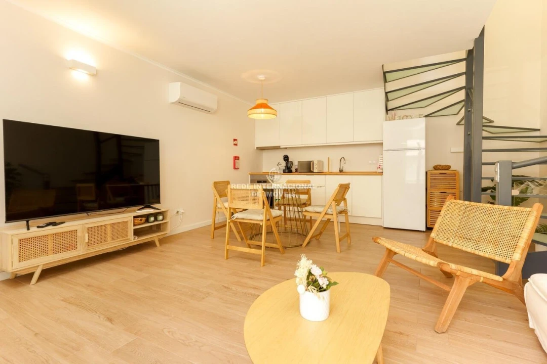 Moradia T2 para Venda em Santa Maria do Castelo e Santiago e Santa Susana Foto 11