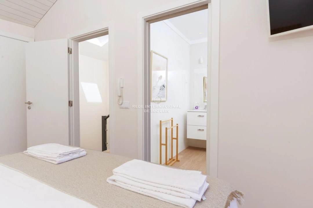 Moradia T2 para Venda em Santa Maria do Castelo e Santiago e Santa Susana Foto 30