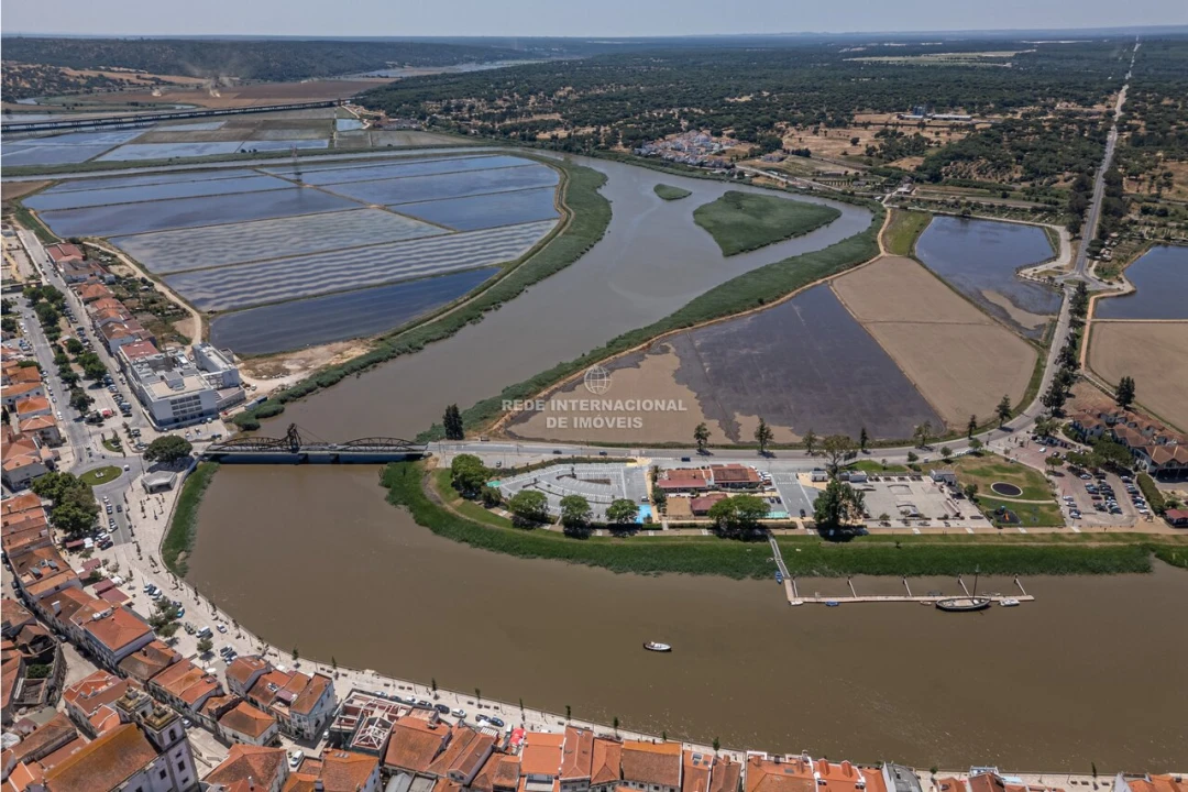Moradia T2 para Venda em Santa Maria do Castelo e Santiago e Santa Susana Foto 33