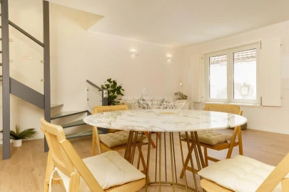 Moradia T2 para Venda em Santa Maria do Castelo e Santiago e Santa Susana