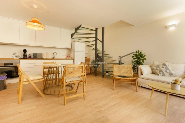 Moradia T2 para Venda em Santa Maria do Castelo e Santiago e Santa Susana Foto 16