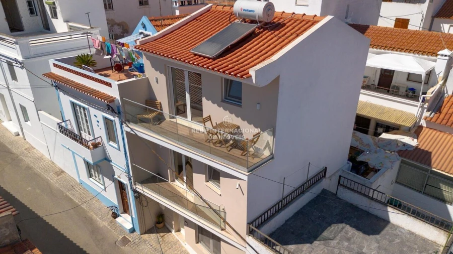 Moradia T2 para Venda em Santa Maria do Castelo e Santiago e Santa Susana Foto 2