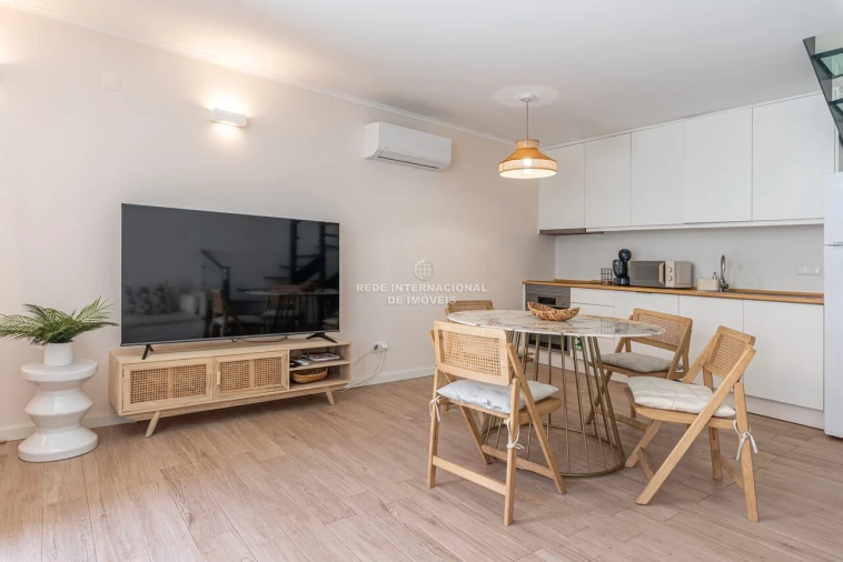 Moradia T2 para Venda em Santa Maria do Castelo e Santiago e Santa Susana Foto 12