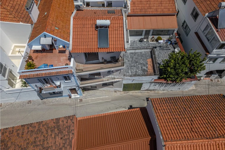 Moradia T2 para Venda em Santa Maria do Castelo e Santiago e Santa Susana Foto 3