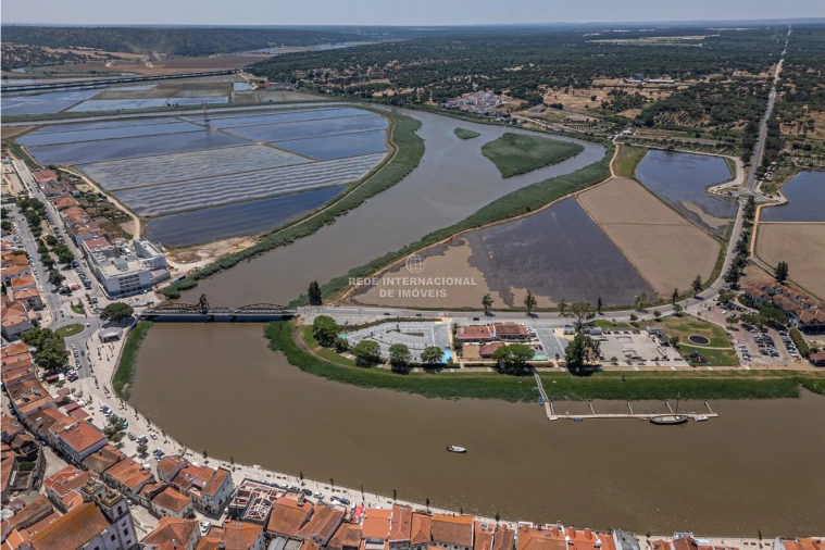 Moradia T2 para Venda em Santa Maria do Castelo e Santiago e Santa Susana Foto 33