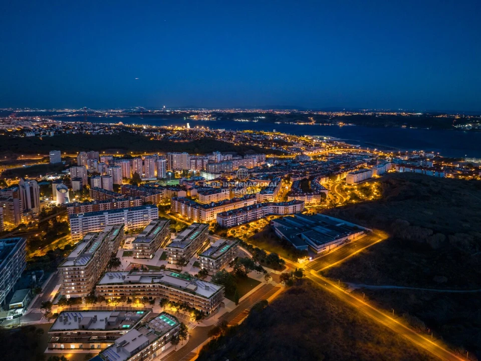Apartamento T3 para Venda em Algés, Linda-A-Velha e Cruz Quebrada-Dafundo Foto 13