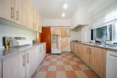 Moradia T8 para Venda em Moncarapacho e Fuseta