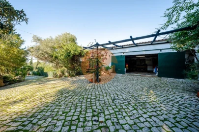 Moradia T8 para Venda em Moncarapacho e Fuseta