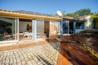 Moradia T8 para Venda em Moncarapacho e Fuseta