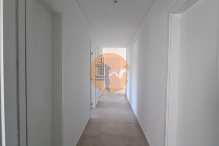 Apartamento T4 para Venda em Tavira (Santa Maria e Santiago) Foto 13
