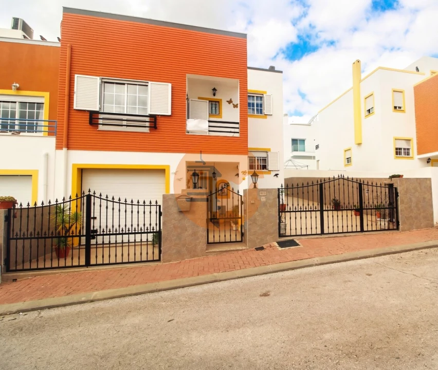 Moradia T4 para Venda em Tavira (Santa Maria e Santiago) Foto 1