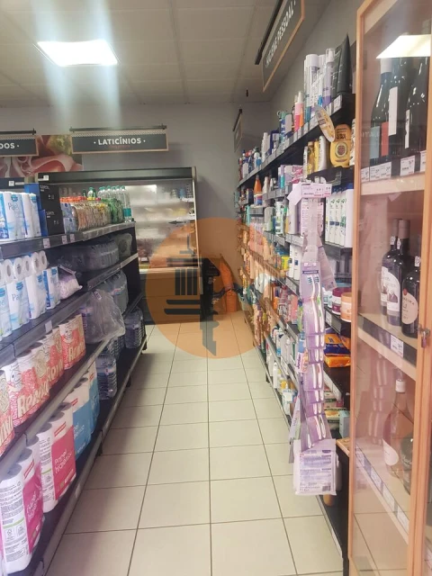 Loja para Trespasse em Altura