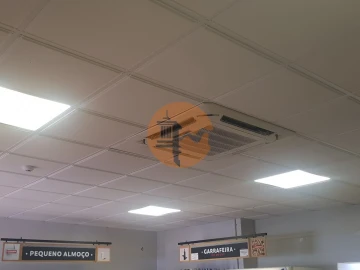 Loja para Trespasse em Altura