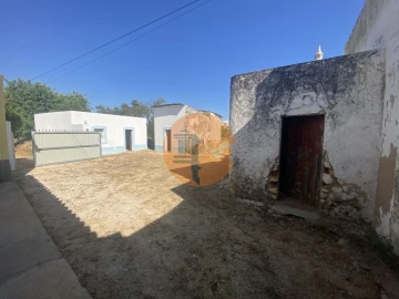 Moradia T4 para Venda em Moncarapacho e Fuseta