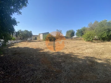 Moradia T4 para Venda em Moncarapacho e Fuseta