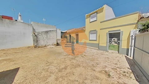 Moradia T4 para Venda em Moncarapacho e Fuseta