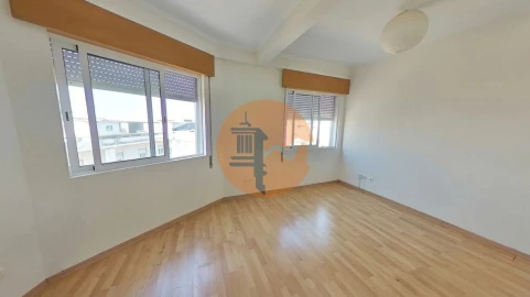 Apartamento T3 para Venda em Faro (Sé e São Pedro)