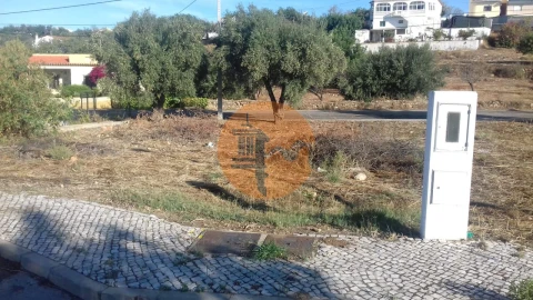 Terreno para Venda em Conceição e Estoi