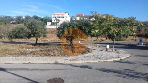 Terreno para Venda em Conceição e Estoi
