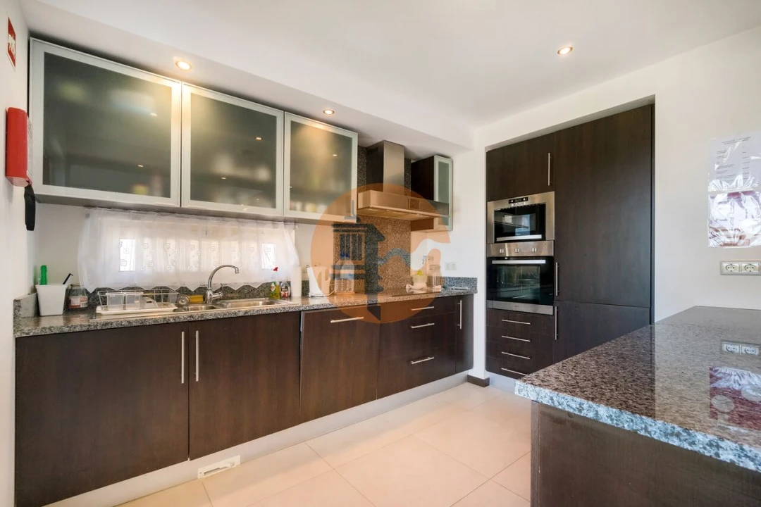 Apartamento T2 para Venda em Estômbar e Parchal Foto 6